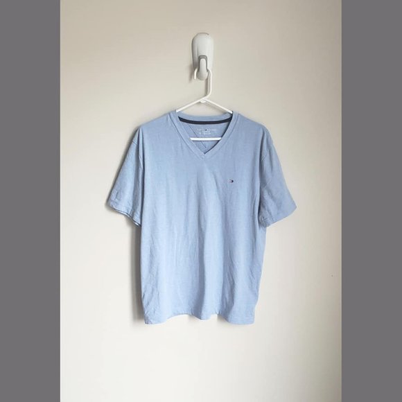 Tommy Hilfiger Essential V-Neck T-Shirt - Picture 2 of 6